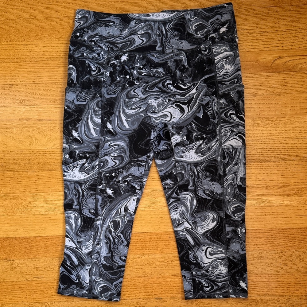 zuda Z-Stretch Petite Cropped Momentum Leggings, Ink Black Marble XLP